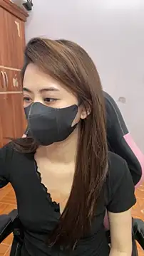 Snapshot of Lunamoon68 chatting on April 25, 2026, 4:04 am Lunamoon68 online show from April 25, 2026, 4:04 am