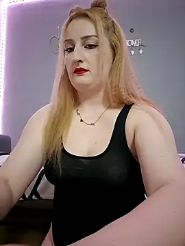 Snapshot of dixielarys chatting on April 2, 2026, 3:42 pm dixielarys online show from April 2, 2026, 3:42 pm