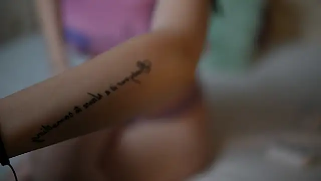 JosieLili online show from January 8, 2026, 7:05 pm