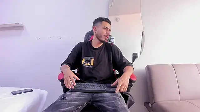 MatthewCullen online show from February 4, 2026, 8:03 pm