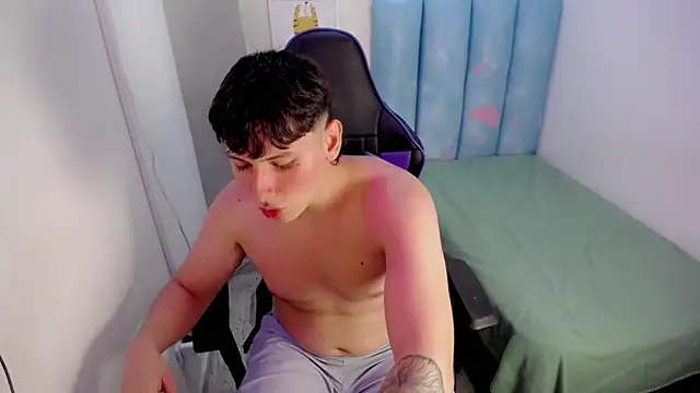 d moneyy  online show from December 5, 2025, 8:27 pm