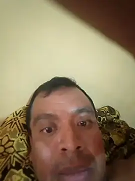 vikcvan1987 online show from April 28, 2026, 3:28 pm