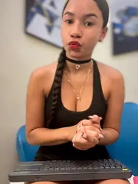 ZoeyFierce online show from June 1, 2026, 6:53 pm