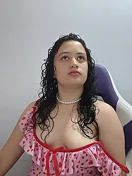 Snapshot of Alana_444 chatting on August 6, 2026, 3:30 am Alana 444 online show from August 6, 2026, 3:30 am