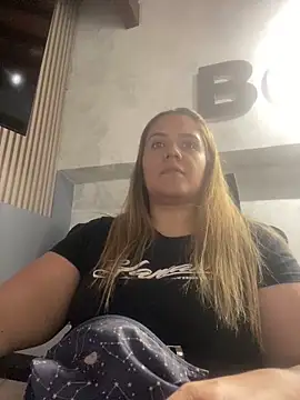 LoreinnFox online show from April 4, 2026, 10:07 pm