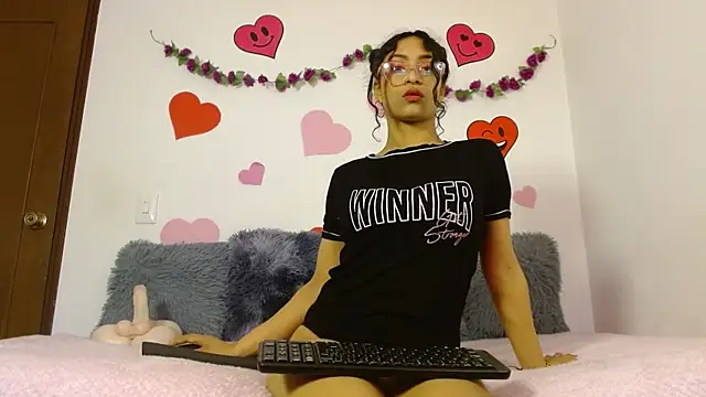 MarillynMorgan online show from May 10, 2026, 3:39 pm