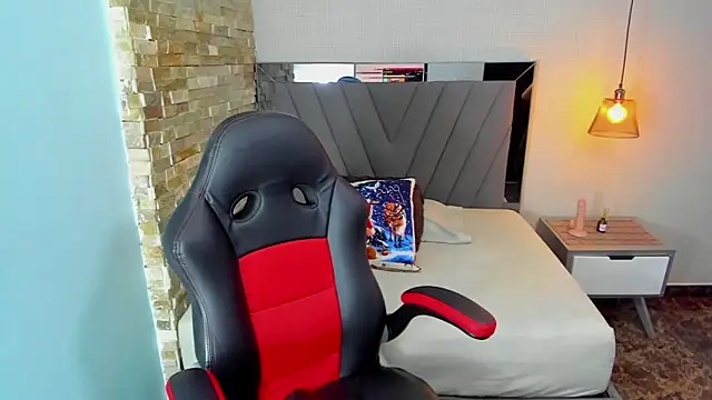 BRIAGALVIN4 online show from December 2, 2025, 7:31 pm