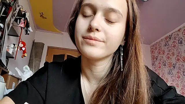 SophieHazely online show from December 2, 2025, 1:22 am