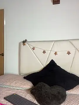 Snapshot of _madisonfoxxx1 chatting on November 30, 2025, 12:14 am madisonfoxxx1 online show from November 30, 2025, 12:14 am