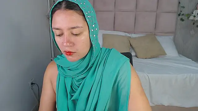 Snapshot of KaylaVonn chatting on November 30, 2025, 5:00 am KaylaVonn online show from November 30, 2025, 5:00 am