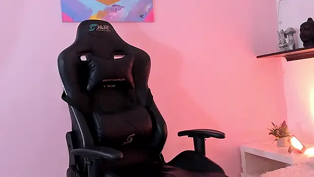 VictoriiaRose online show from November 28, 2025, 7:16 pm