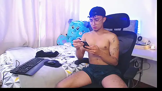 Thyler west23 online show from November 27, 2025, 3:58 pm