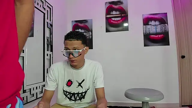 COUPLES BOYS online show from December 5, 2025, 6:11 am