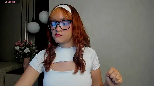 AliceHills  online show from January 16, 2026, 12:42 pm