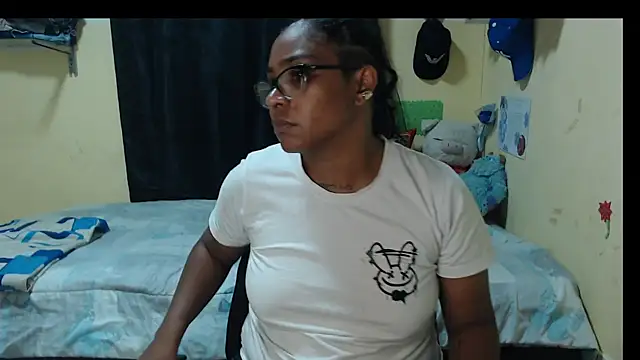 lia Hazbun online show from December 23, 2025, 1:03 am