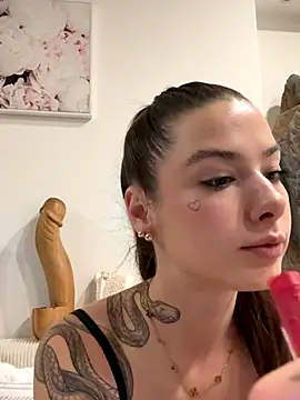 Sugarbellax online show from December 15, 2025, 5:50 pm