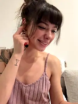 Sugarbellax online show from January 5, 2026, 10:13 pm