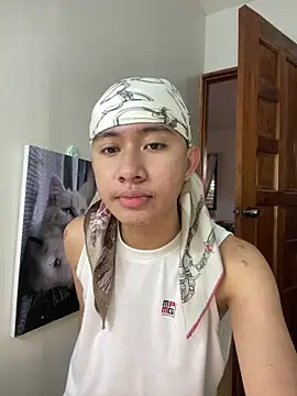 asiantwink0000 online show from February 3, 2026, 10:59 pm