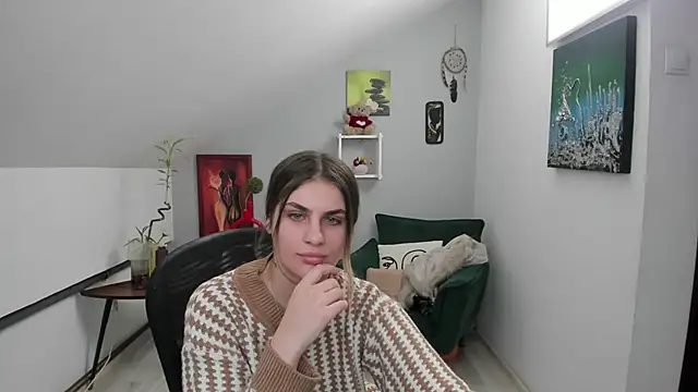 SarahOwenn online show from November 27, 2025, 2:52 pm