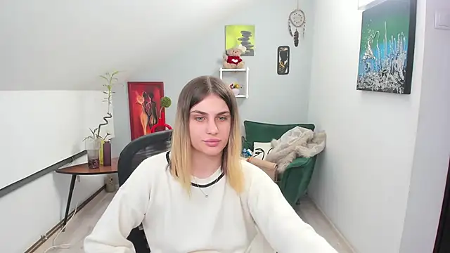 SarahOwenn online show from November 28, 2025, 12:41 pm