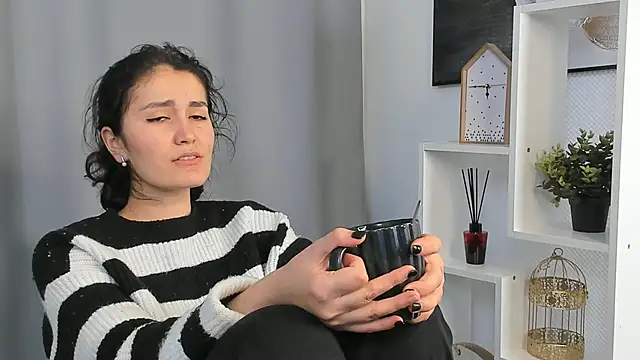 GilmaFaurot online show from November 29, 2025, 2:42 pm