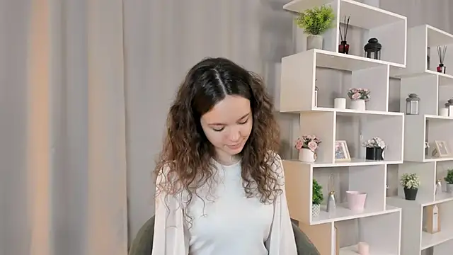 TifanyMeyerott online show from December 4, 2025, 10:24 am