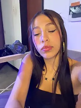 MiaScott Pink online show from December 14, 2025, 8:02 pm