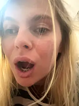 Snapshot of d0uble_trouble chatting on November 28, 2025, 2:36 am d0uble trouble online show from November 28, 2025, 2:36 am