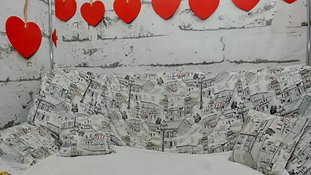 Snapshot of Comely_Camillla chatting on March 23, 2026, 4:16 am Comely Camillla online show from March 23, 2026, 4:16 am