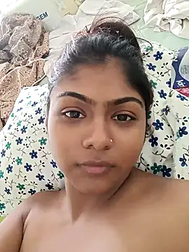Cute diya023 online show from April 19, 2026, 2:44 am