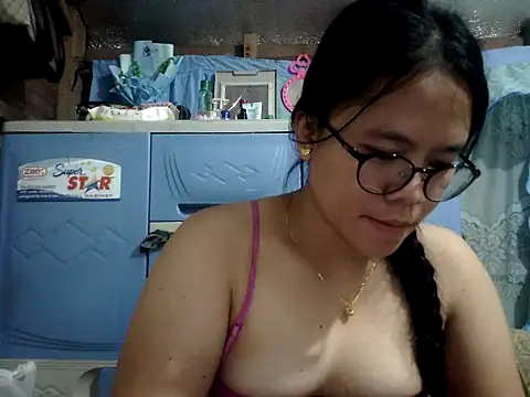 Snapshot of xxdreamgirl69 chatting on June 21, 2026, 10:18 am xxdreamgirl69 online show from June 21, 2026, 10:18 am