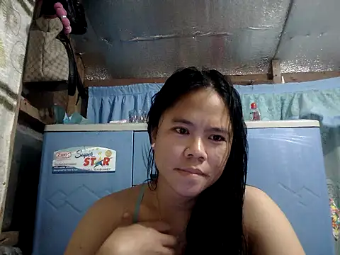 Snapshot of xxdreamgirl69 chatting on June 24, 2026, 12:31 am xxdreamgirl69 online show from June 24, 2026, 12:31 am