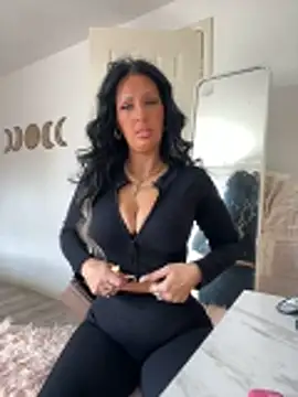 Snapshot of Lolaxox_ chatting on May 14, 2026, 12:12 pm Lolaxox online show from May 14, 2026, 12:12 pm