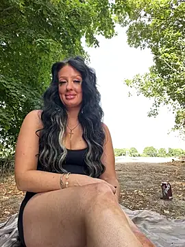 Snapshot of Lolaxox_ chatting on August 2, 2026, 1:20 pm Lolaxox online show from August 2, 2026, 1:20 pm