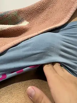 Snapshot of Davisuarez chatting on December 22, 2025, 1:13 am Davisuarez online show from December 22, 2025, 1:13 am