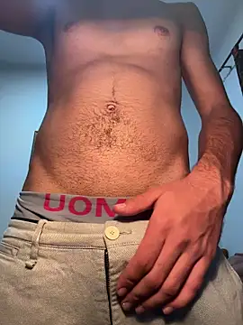 Snapshot of Davisuarez chatting on February 9, 2026, 11:20 pm Davisuarez online show from February 9, 2026, 11:20 pm