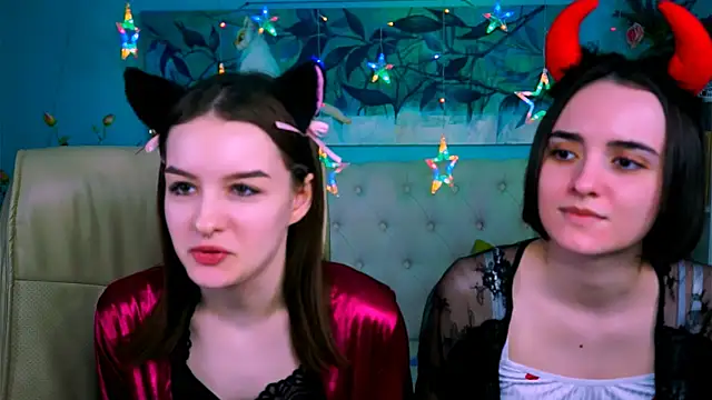 KateWillows online show from April 11, 2026, 4:28 am