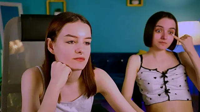 KateWillows online show from April 21, 2026, 4:52 am