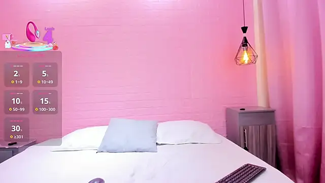 AlexandraMiller online show from December 4, 2025, 12:25 pm