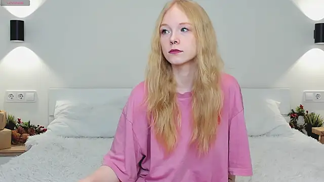 GhisllaineWestler online show from January 19, 2026, 4:05 am