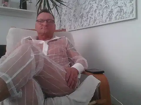 Snapshot of alf0402 chatting on November 30, 2025, 1:15 pm alf0402 online show from November 30, 2025, 1:15 pm