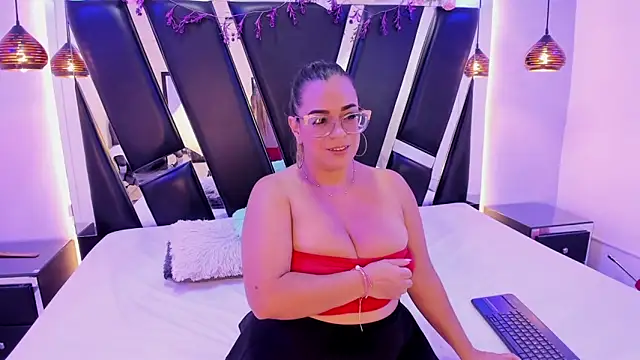 MHONIKBELUCCI online show from April 9, 2026, 11:10 pm