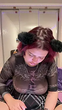 Snapshot of MurrbyAliceMoore chatting on December 20, 2025, 5:14 am MurrbyAliceMoore online show from December 20, 2025, 5:14 am