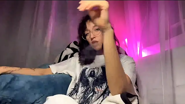 Snapshot of Raylli_Jorden chatting on December 1, 2025, 4:12 pm Raylli Jorden online show from December 1, 2025, 4:12 pm