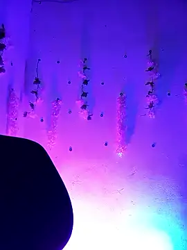 Emy cutee online show from January 17, 2026, 12:43 pm