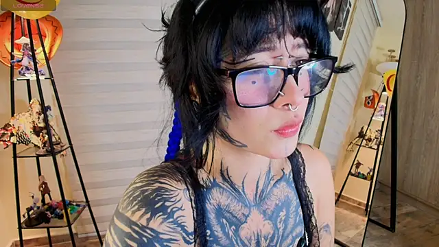 Snapshot of AryRousse chatting on March 22, 2026, 2:37 am AryRousse online show from March 22, 2026, 2:37 am