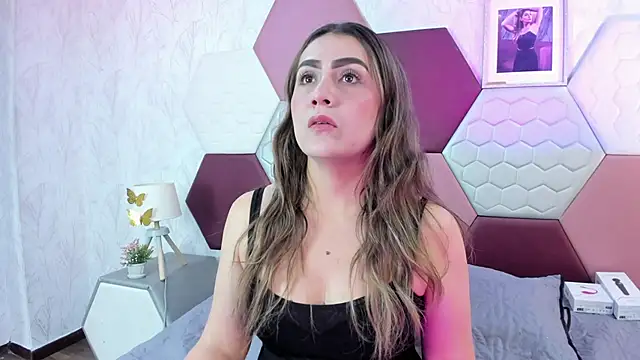 AriaRous online show from March 20, 2026, 3:28 pm