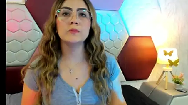 Snapshot of AriaRous chatting on April 28, 2026, 4:34 pm AriaRous online show from April 28, 2026, 4:34 pm