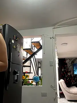 kayla lumin online show from December 2, 2025, 3:51 pm