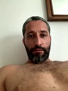 Calientesensible online show from December 13, 2025, 9:09 pm